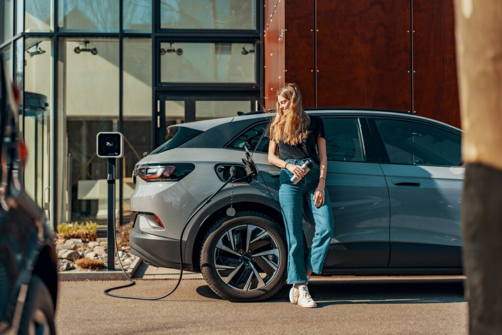 Eine nicht brennende Batterie ist die Lösung für E-Autos. Bild JUice. 