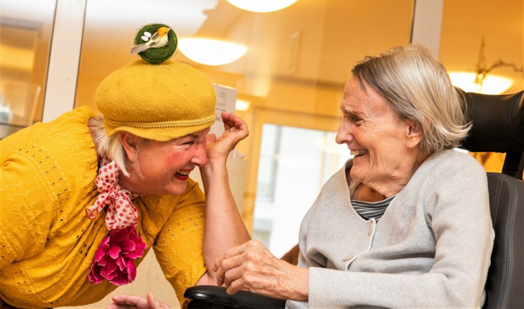 Humor Hilft auch alten Leuten. Copyright Marina Weigel