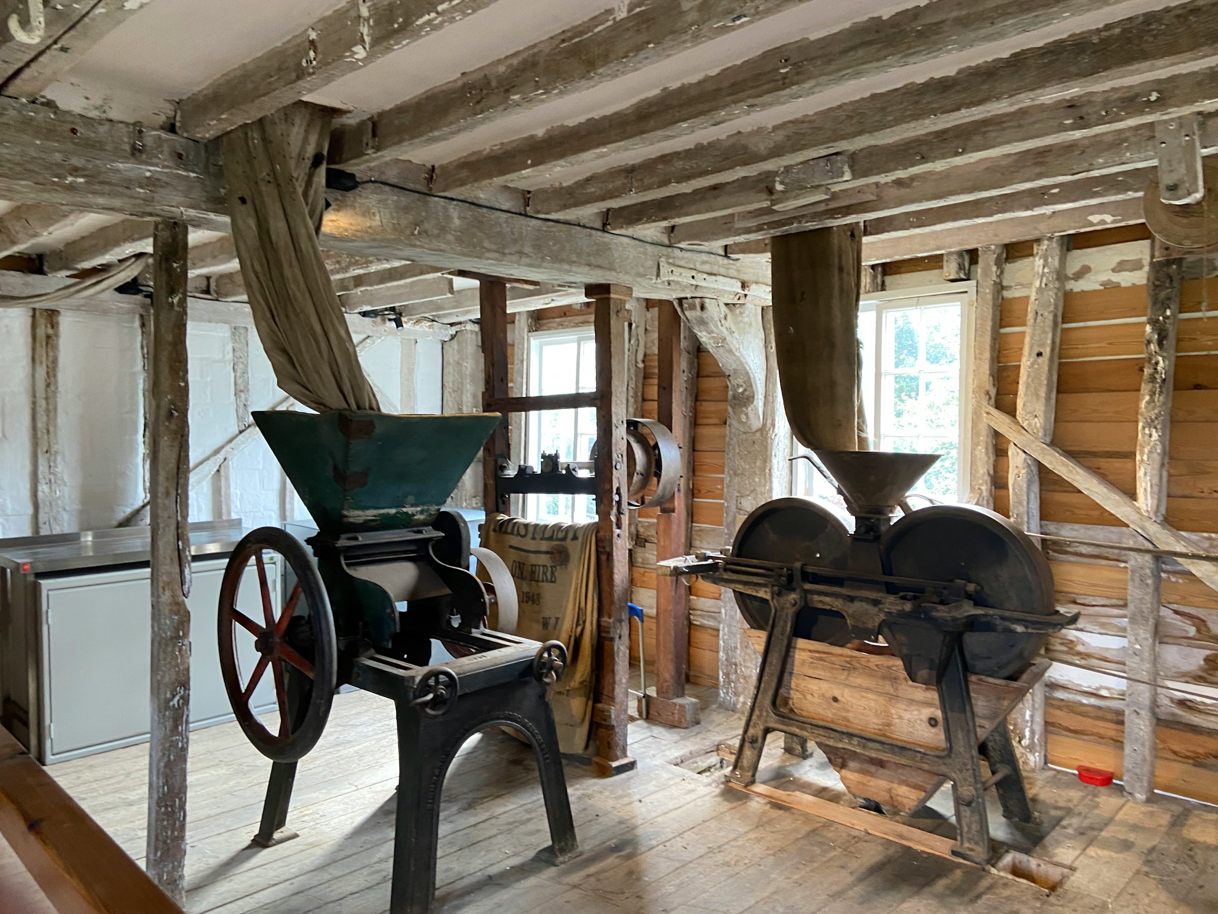 So ähnlich sah die Bohlsener Mühle wohl vor 700 Jahren innen aus. Foto von Emily Lauren auf Unsplash