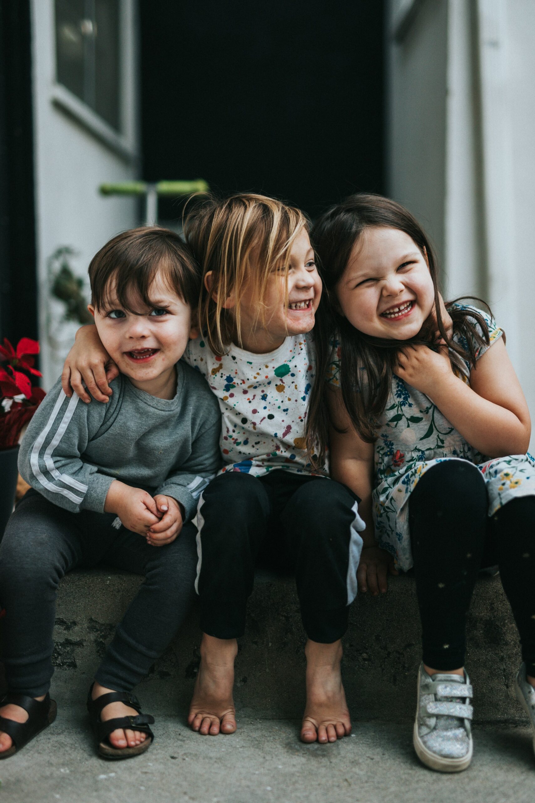 Beim Elternforum Birmensdorf haben Eltern und Kinder Spass. Foto von Nathan Dumlao auf Unsplash
