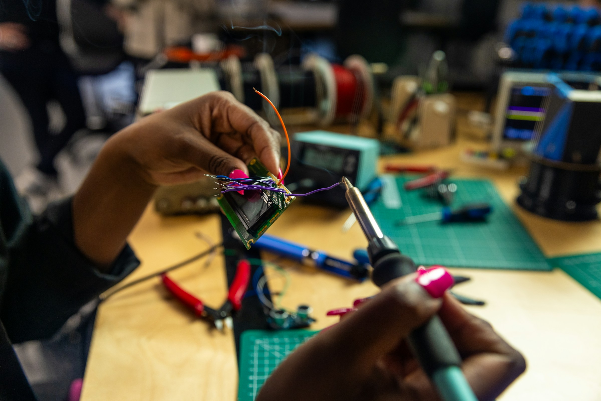 Technik e.V. hilft Kindern Technik kennenzulernen. Foto von ThisisEngineering auf Unsplash