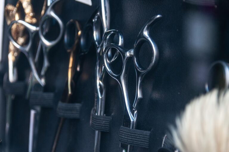 Scheren und andere Werkzeuge von Barber Angels Brotherhood Image by wal_172619 from Pixabay