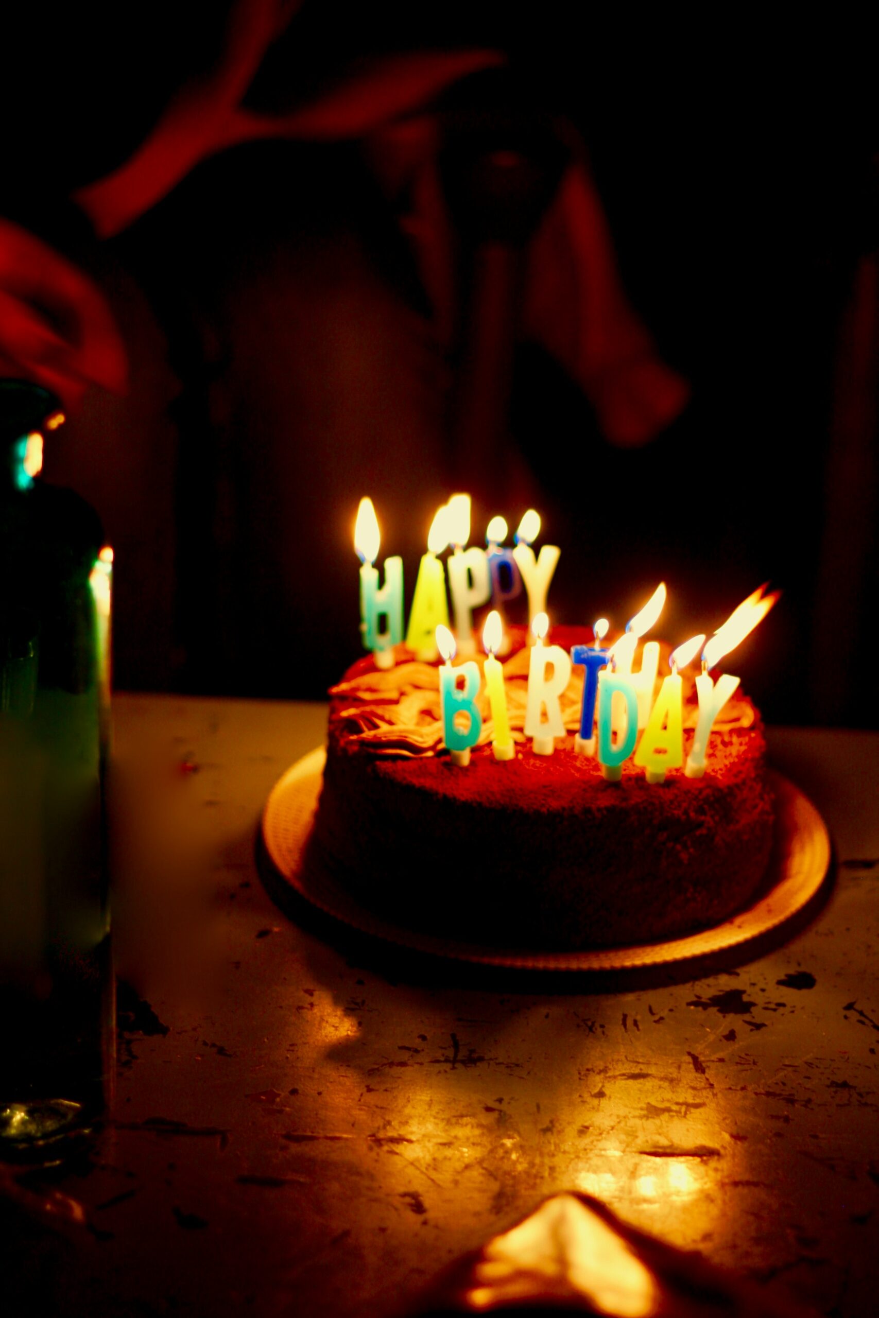 Strassengeburtstag ermöglicht, dass Obdachlose ihre Geburtstag feiern können. Foto von prosha amiri auf Unsplash