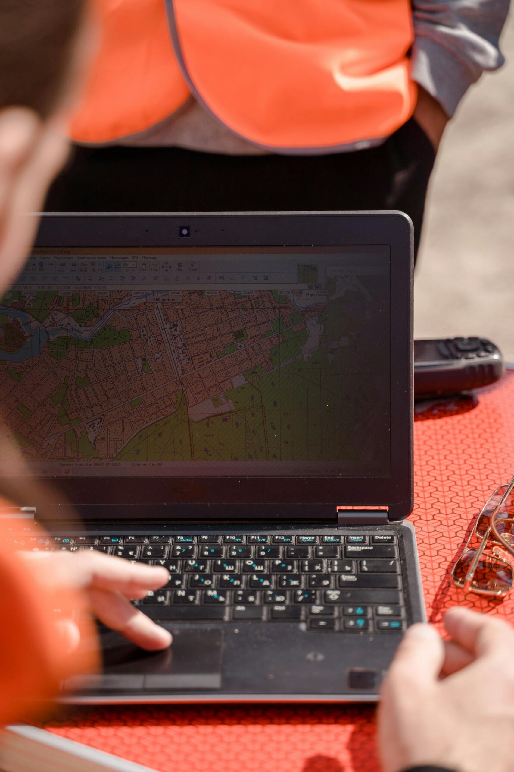 Um einen Mapathon durchzuführen braucht man nur einen Laptop. Bild Ron Lach