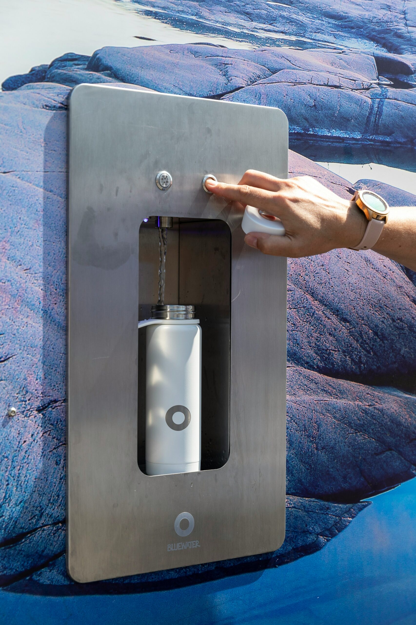 In Montreal ist es selbstverständlich Refill Stationen zu benutzen. Foto von Bluewater Sweden auf Unsplash